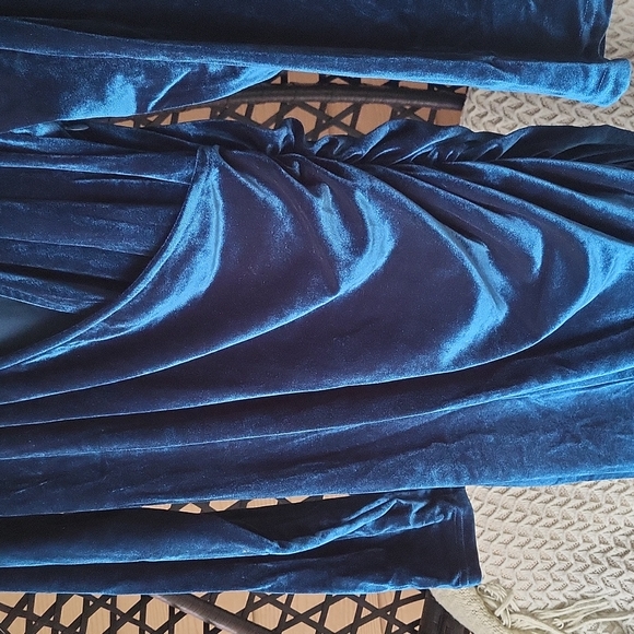 🦚 Brand new velvet wrap dress - Peacock blue - Picture 6 of 13